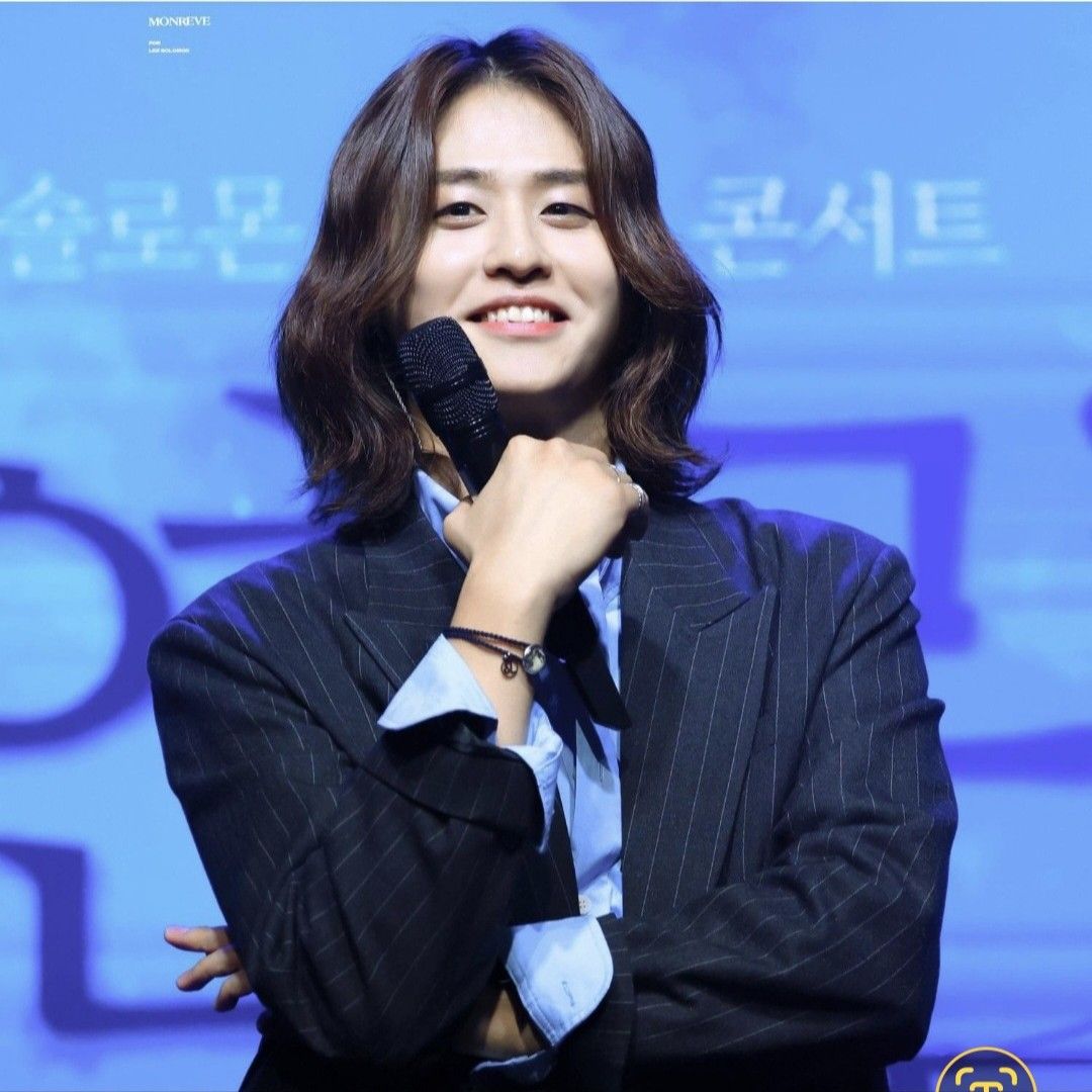 A moment captured by a fan of Lee Solomon