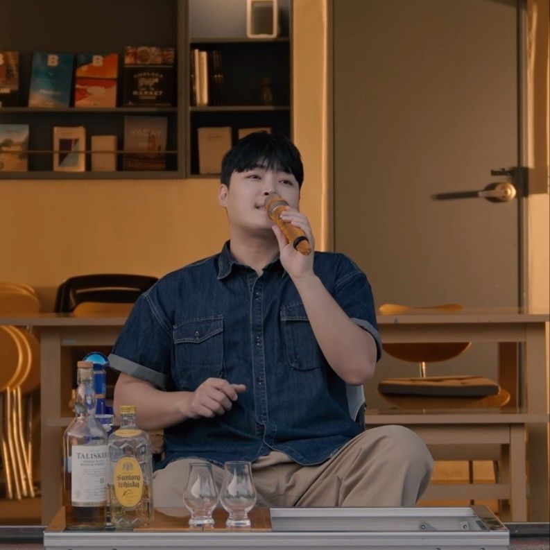 Behind-the-scenes cut of Kim Kyungmin