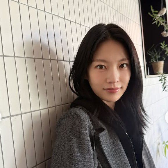 Behind-the-scenes cut of Gong Seungyeon