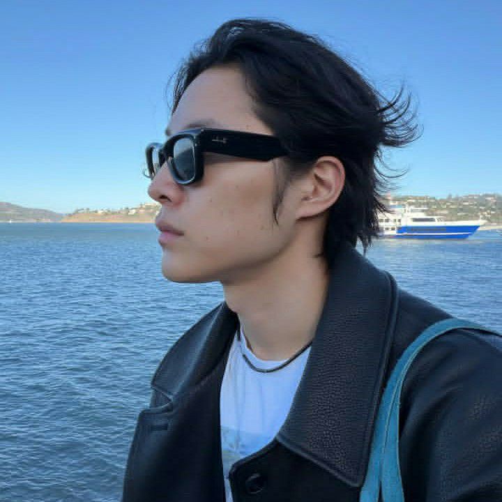 Behind-the-scenes cut of Lee Jongwon