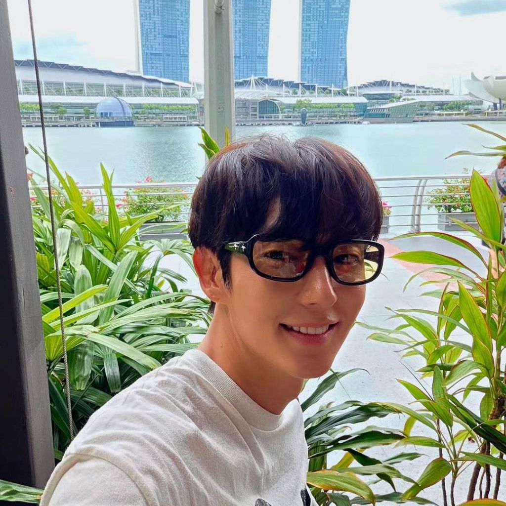 A moment captured by a fan of Lee Joongi