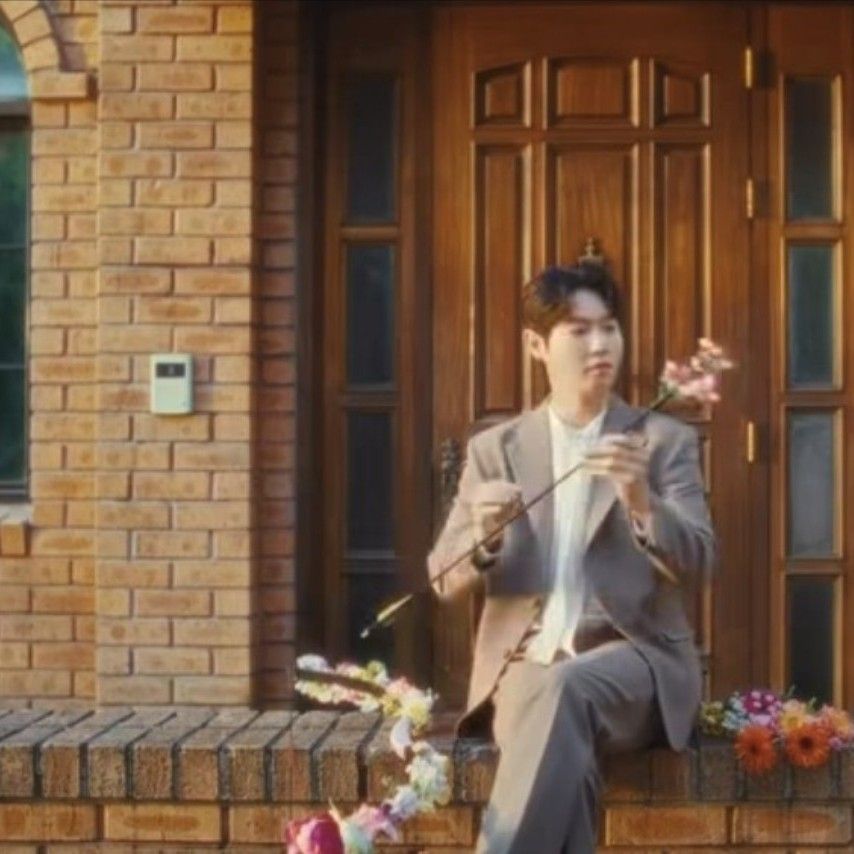 A moment captured by a fan of Son Taejin