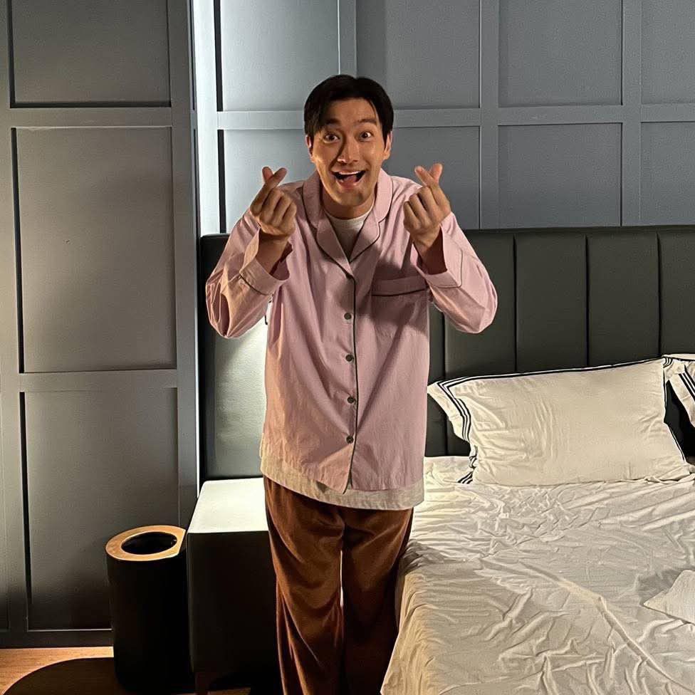 Behind-the-scenes cut of Choi Siwon