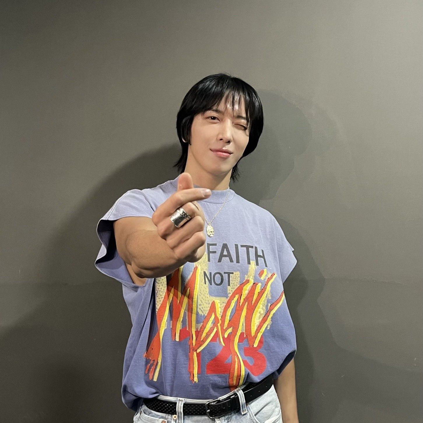Behind-the-scenes cut of Jung Yonghwa