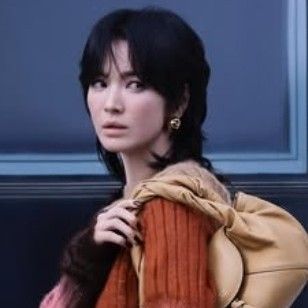 Recent activity shot of Song Hyekyo