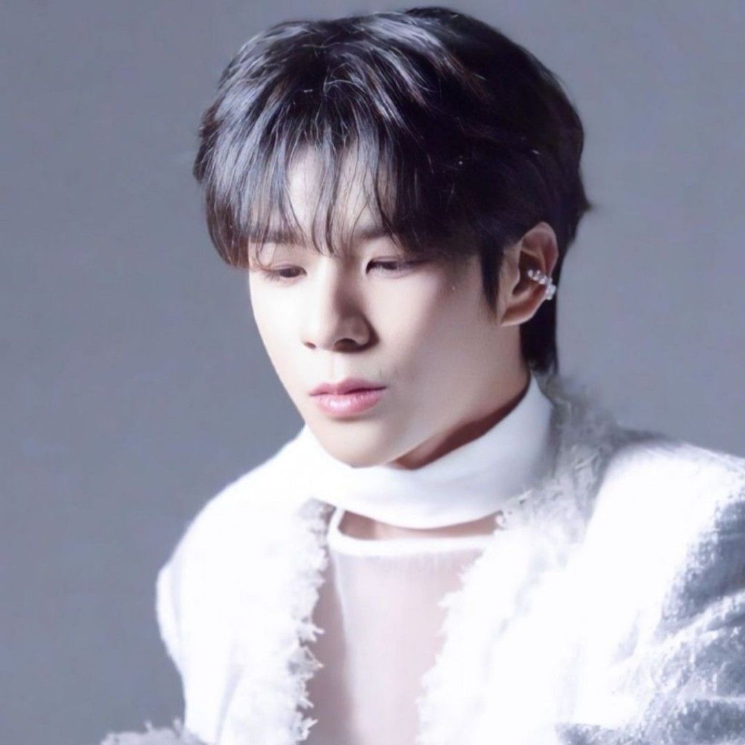 A moment captured by a fan of Jeong Dongwon