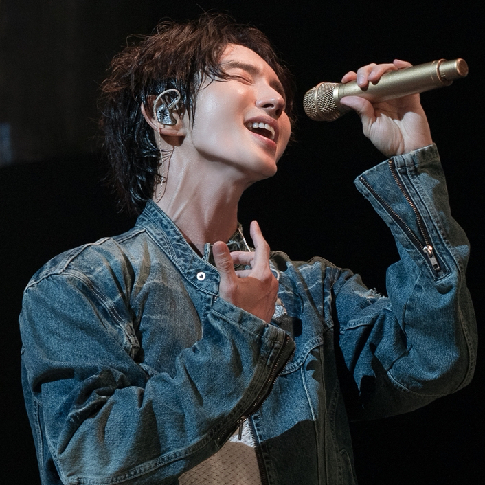 A moment captured by a fan of Lee Joongi