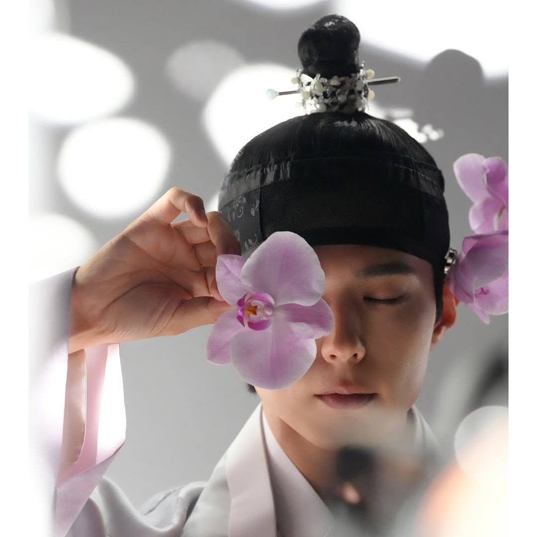 Behind-the-scenes cut of Park Bogum