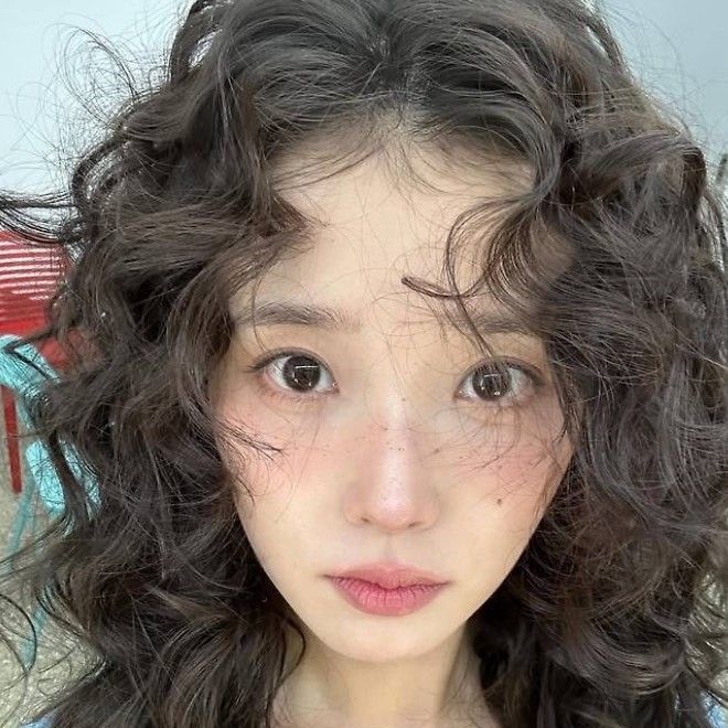 Cuplikan di balik layar dari IU