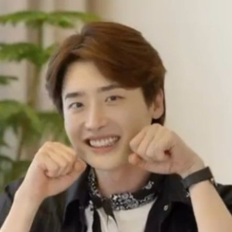 Behind-the-scenes cut of Lee Jongsuk