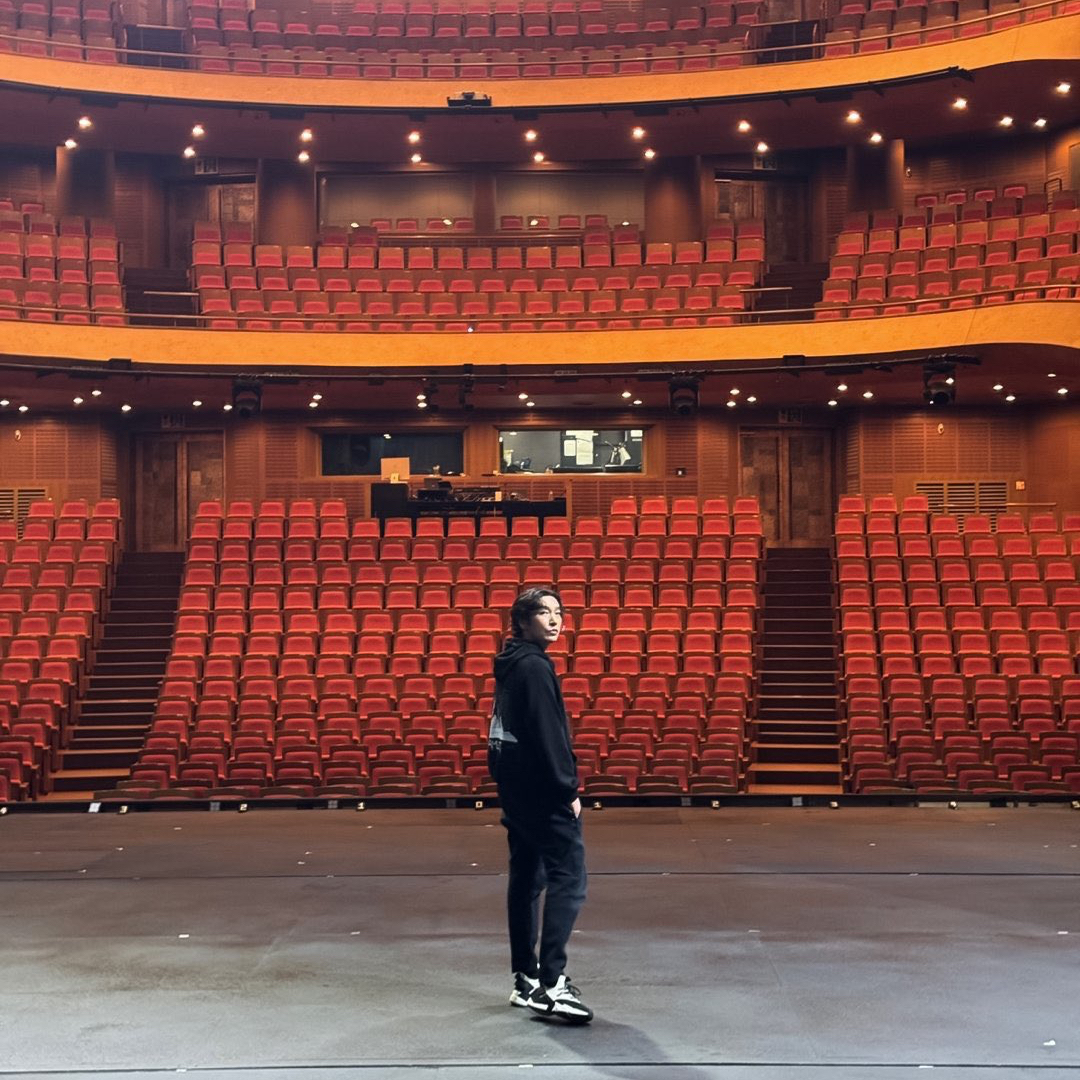 Behind-the-scenes cut of Cho Seungwoo 