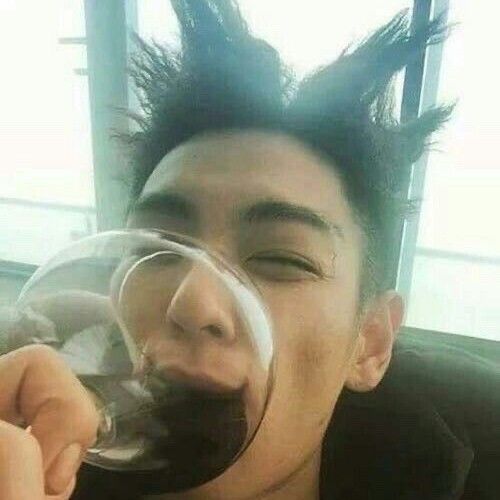 A moment captured by a fan of T.O.P