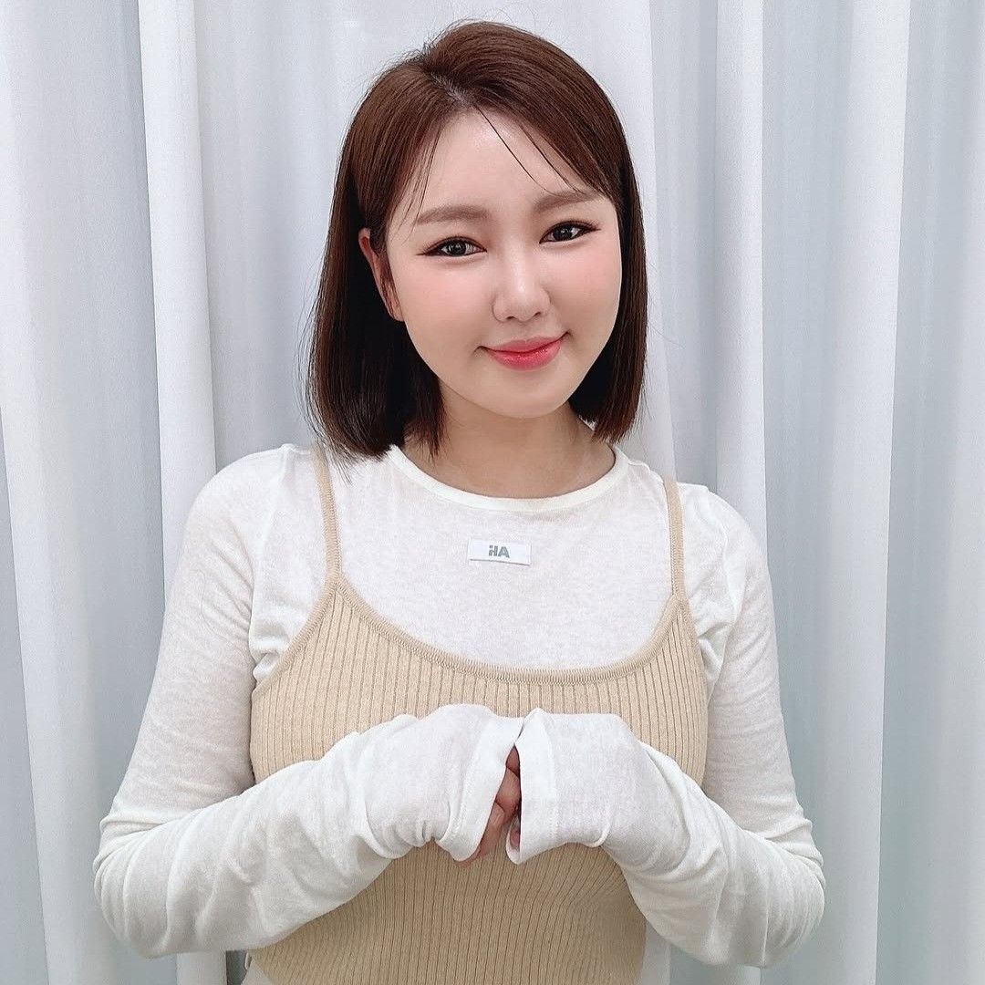 Behind-the-scenes cut of Song Gain