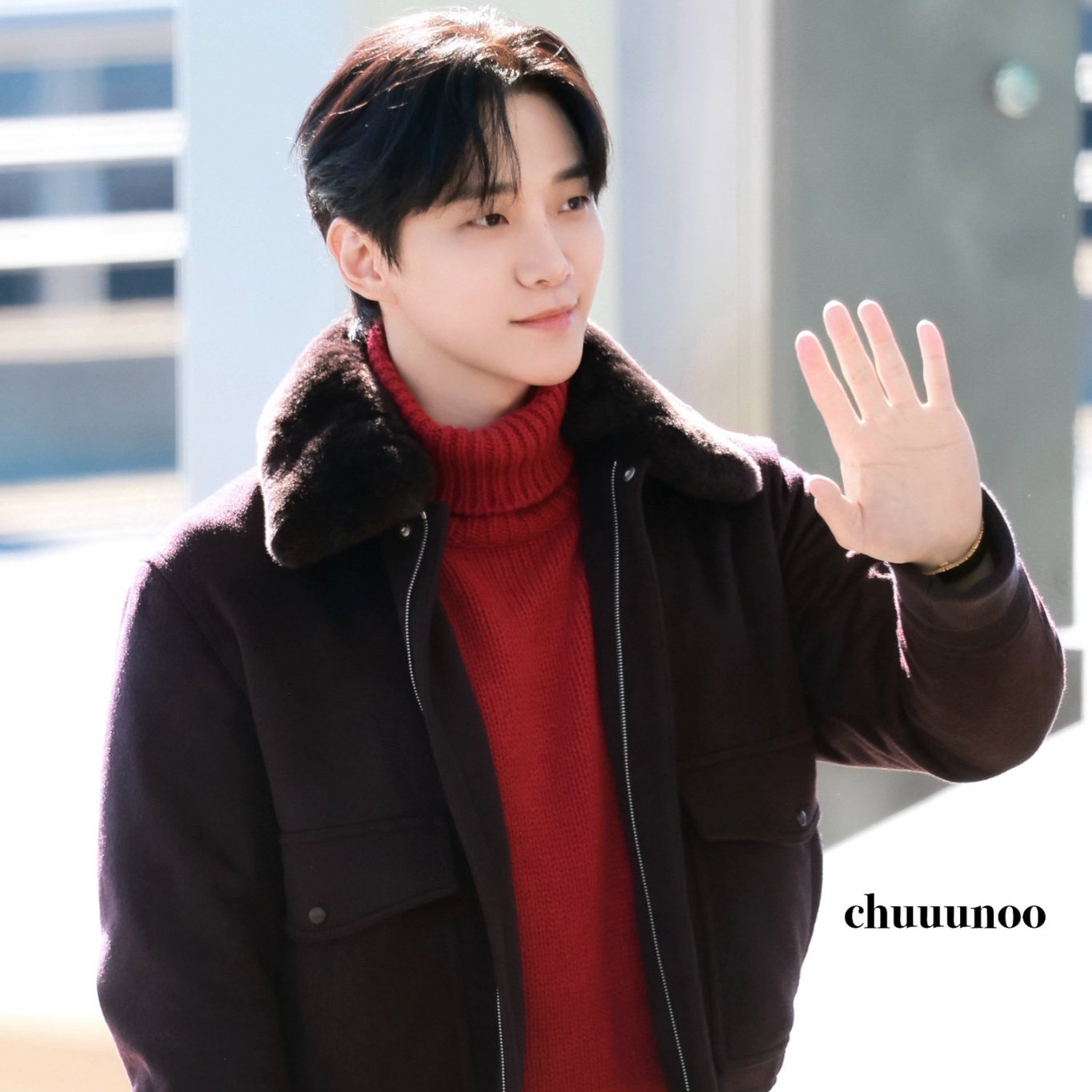 イ・ジュノのビハインドカット