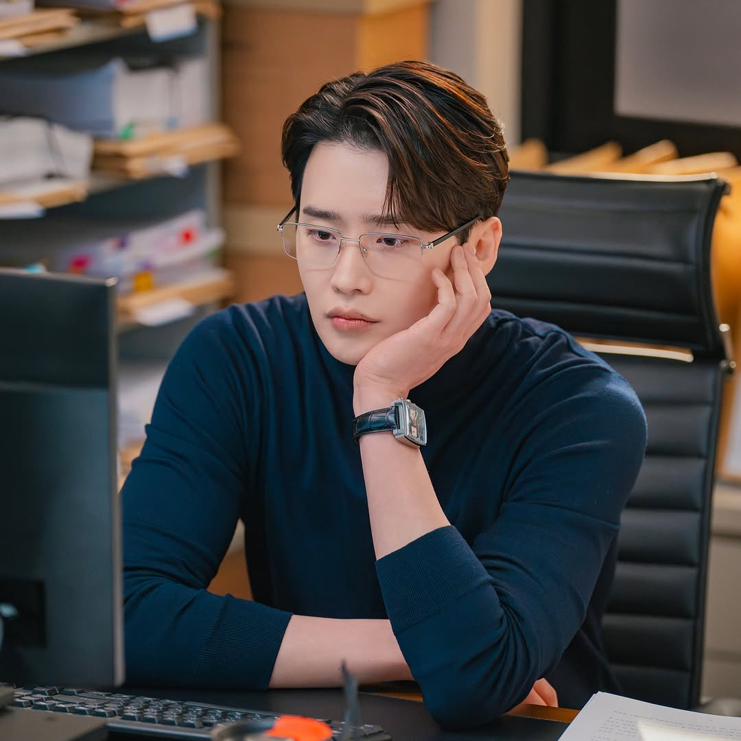 Recent activity shot of Lee Jongsuk