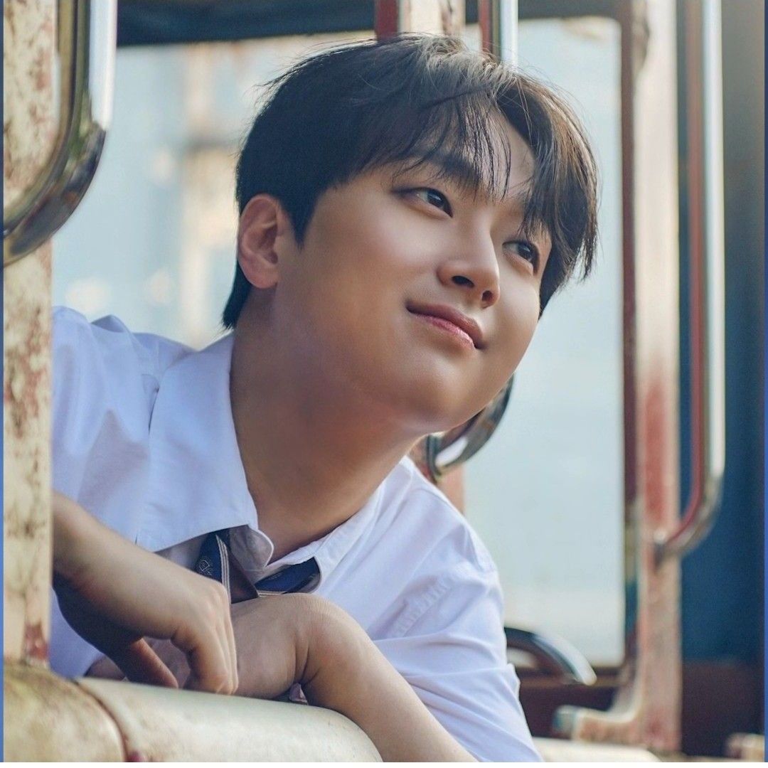 Foto kegiatan terbaru dari Lee Chanwon