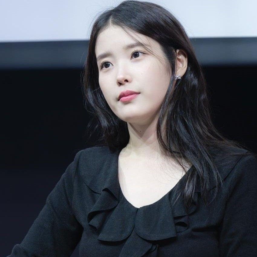 Behind-the-scenes cut of IU