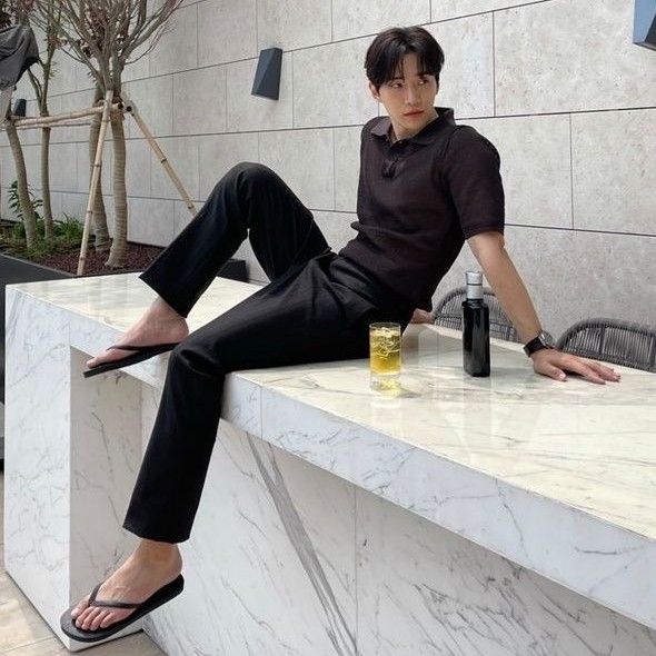 Behind-the-scenes cut of Lee Junho