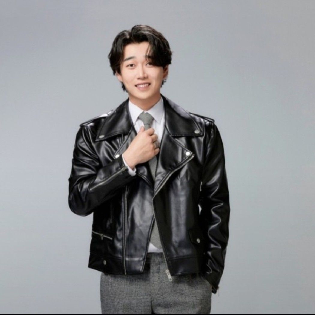 Latest photo of Hwang Youngwoong