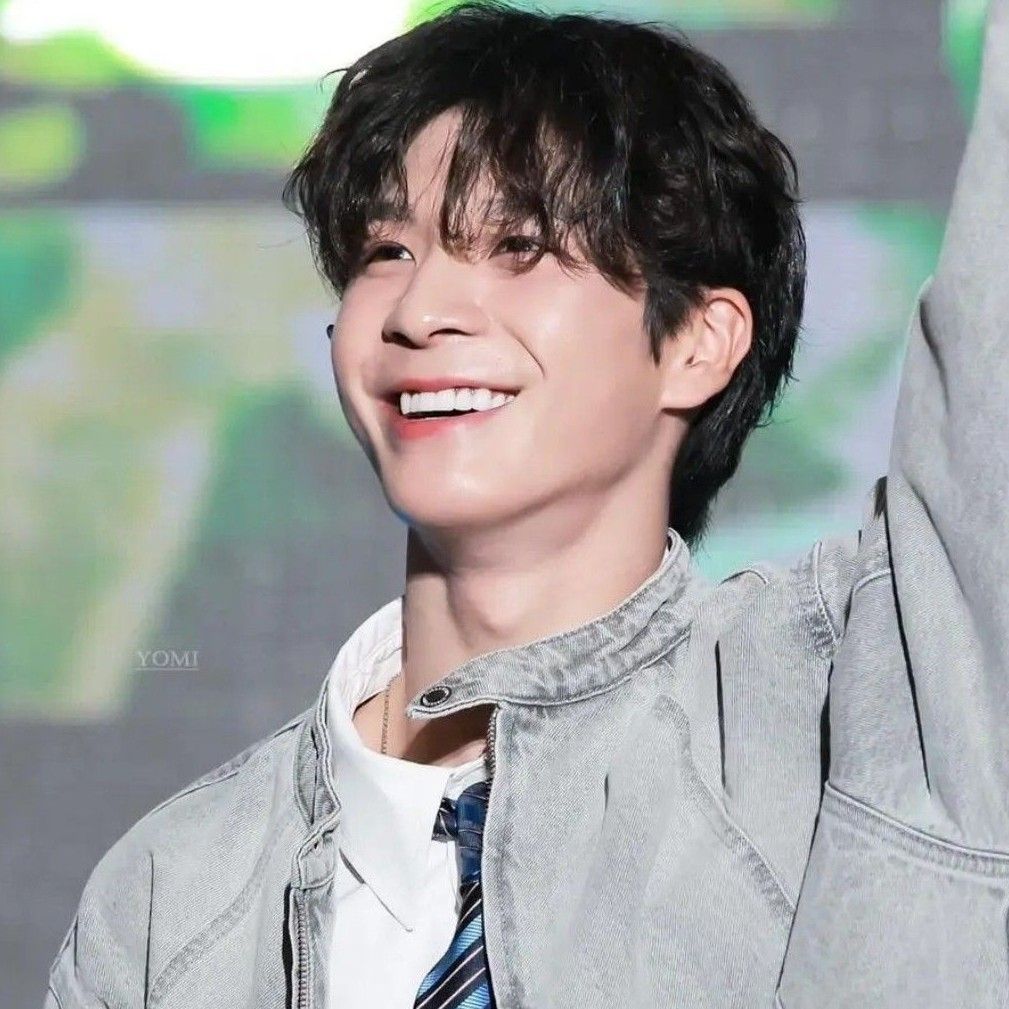 Behind-the-scenes cut of Jeong Dongwon