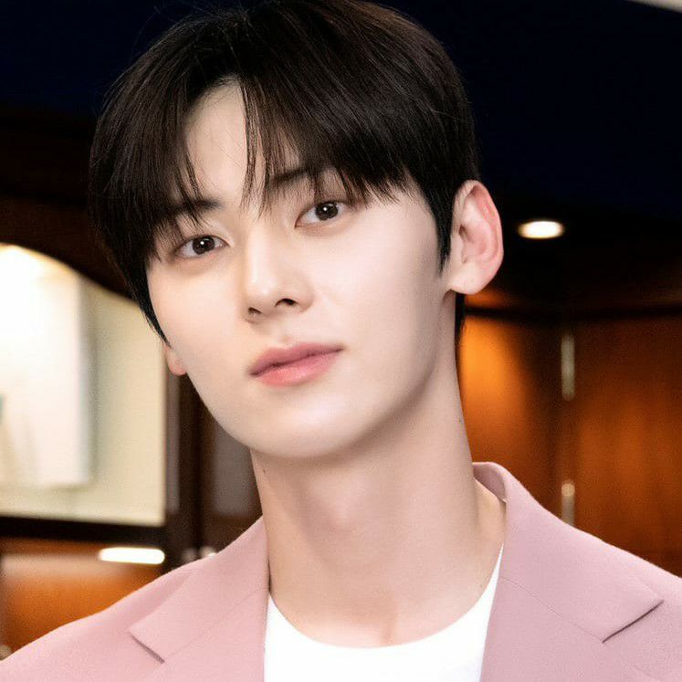 Recent activity shot of Hwang Minhyun