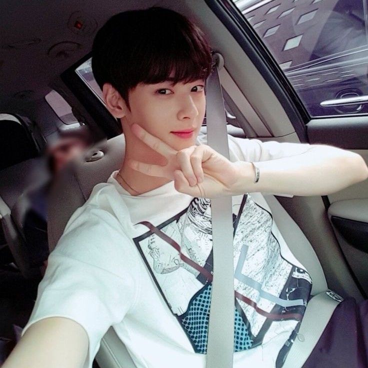 Foto kegiatan terbaru dari Cha Eunwoo
