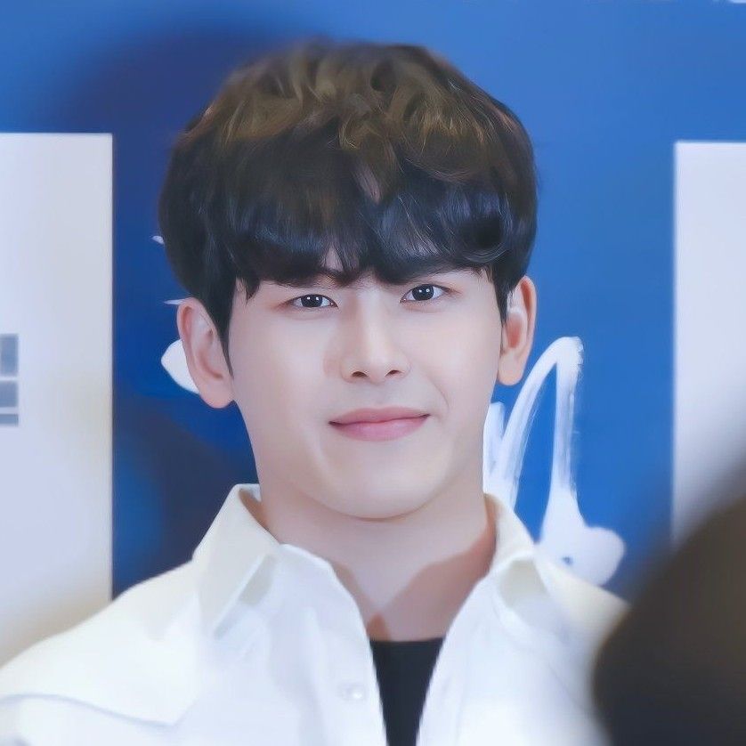 Behind-the-scenes cut of Hoya