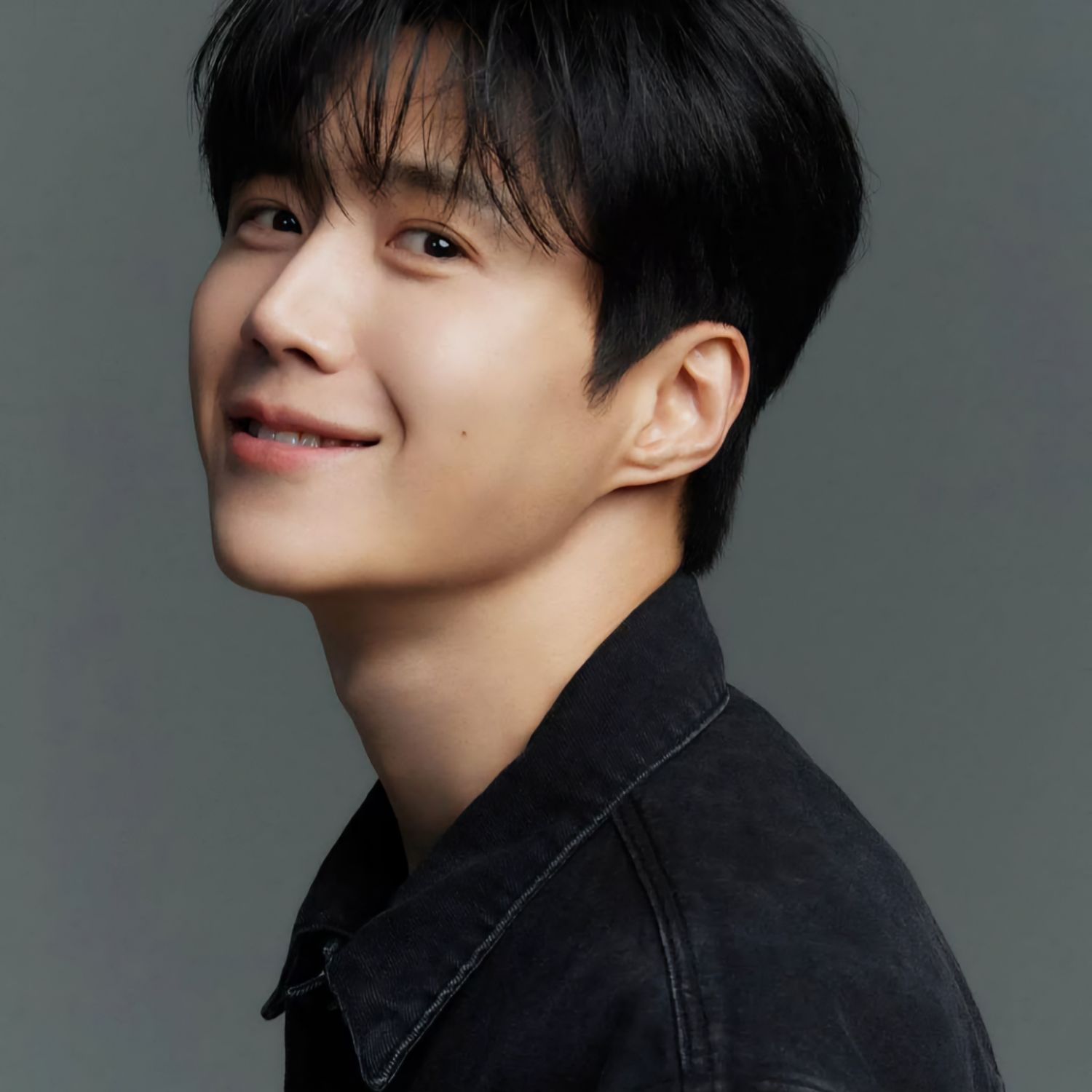 Latest photo of Kim Seonho