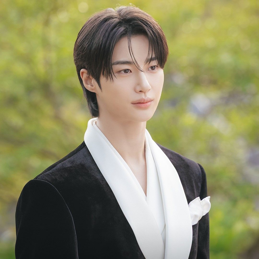 Recent activity shot of Byeon Wooseok