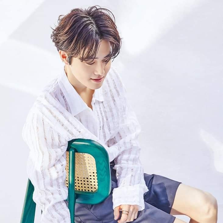 A moment captured by a fan of Suho