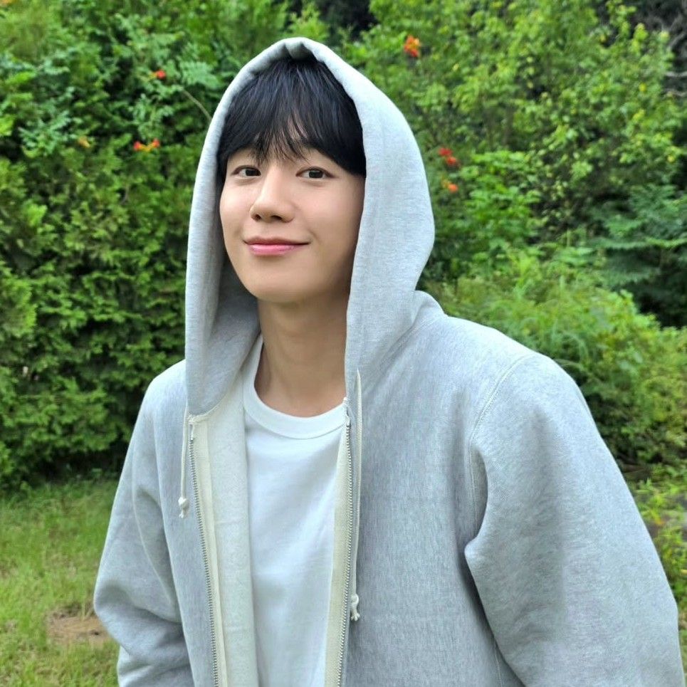 Recent activity shot of Jung Haein