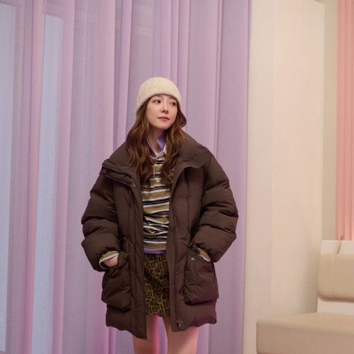 Behind-the-scenes cut of Lee Seyoung