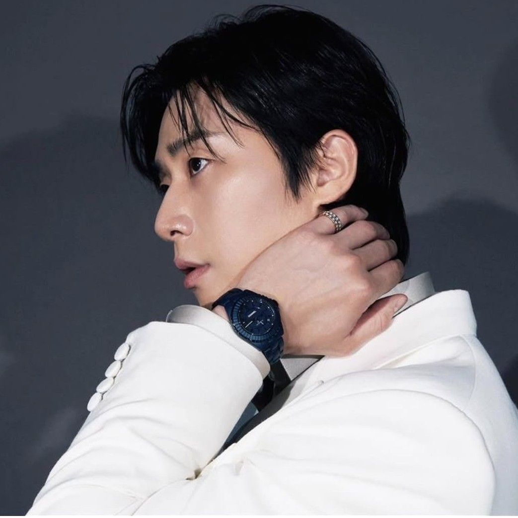 A moment captured by a fan of Park Seojoon