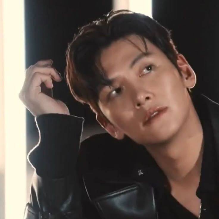 Behind-the-scenes cut of Ji Changwook