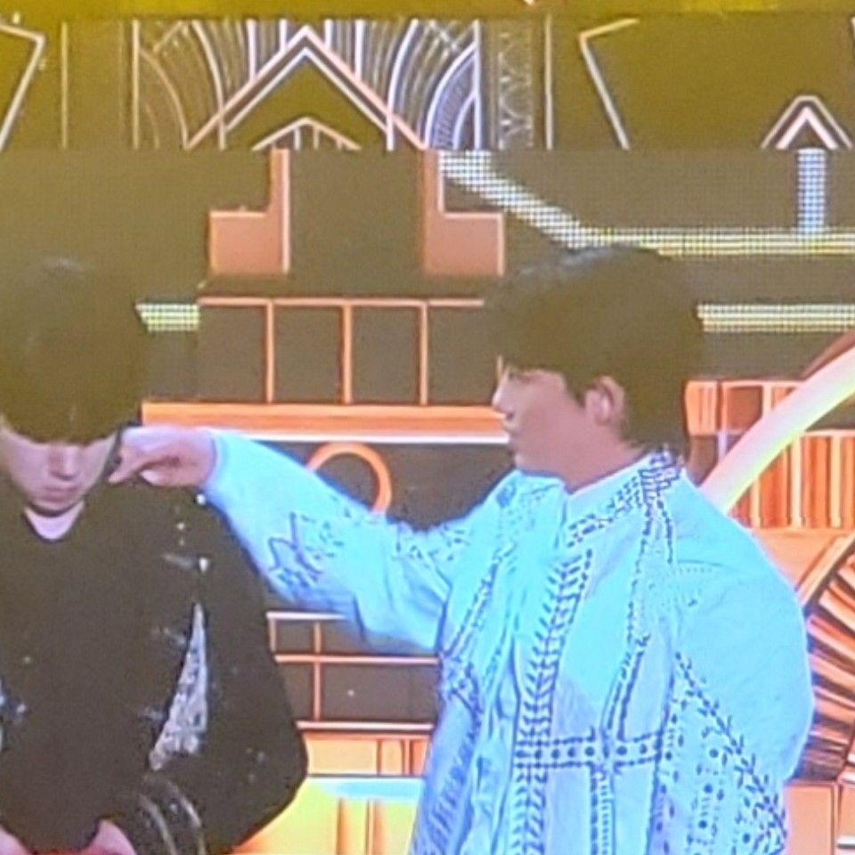 A moment captured by a fan of Shin Seungtae