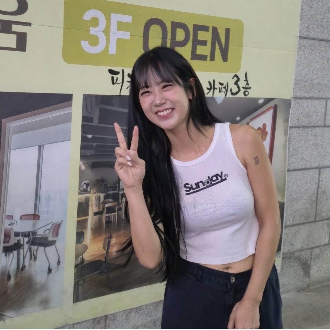 Latest photo of Kang Hyeyeon