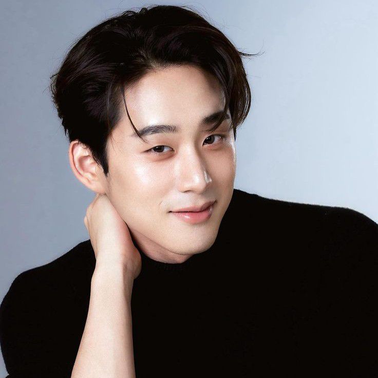 Behind-the-scenes cut of Est Supha Sangaworawong