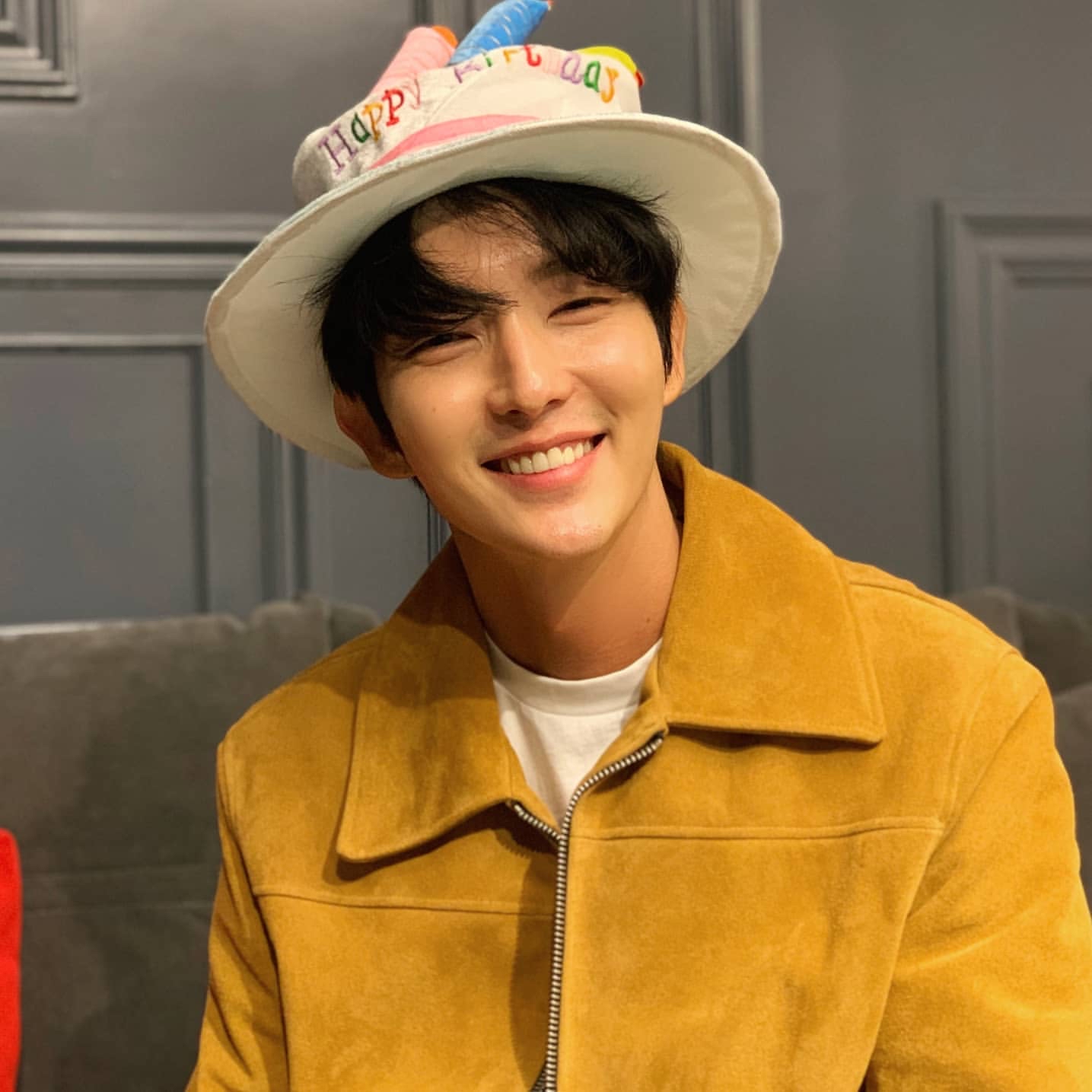 Behind-the-scenes cut of Lee Joongi