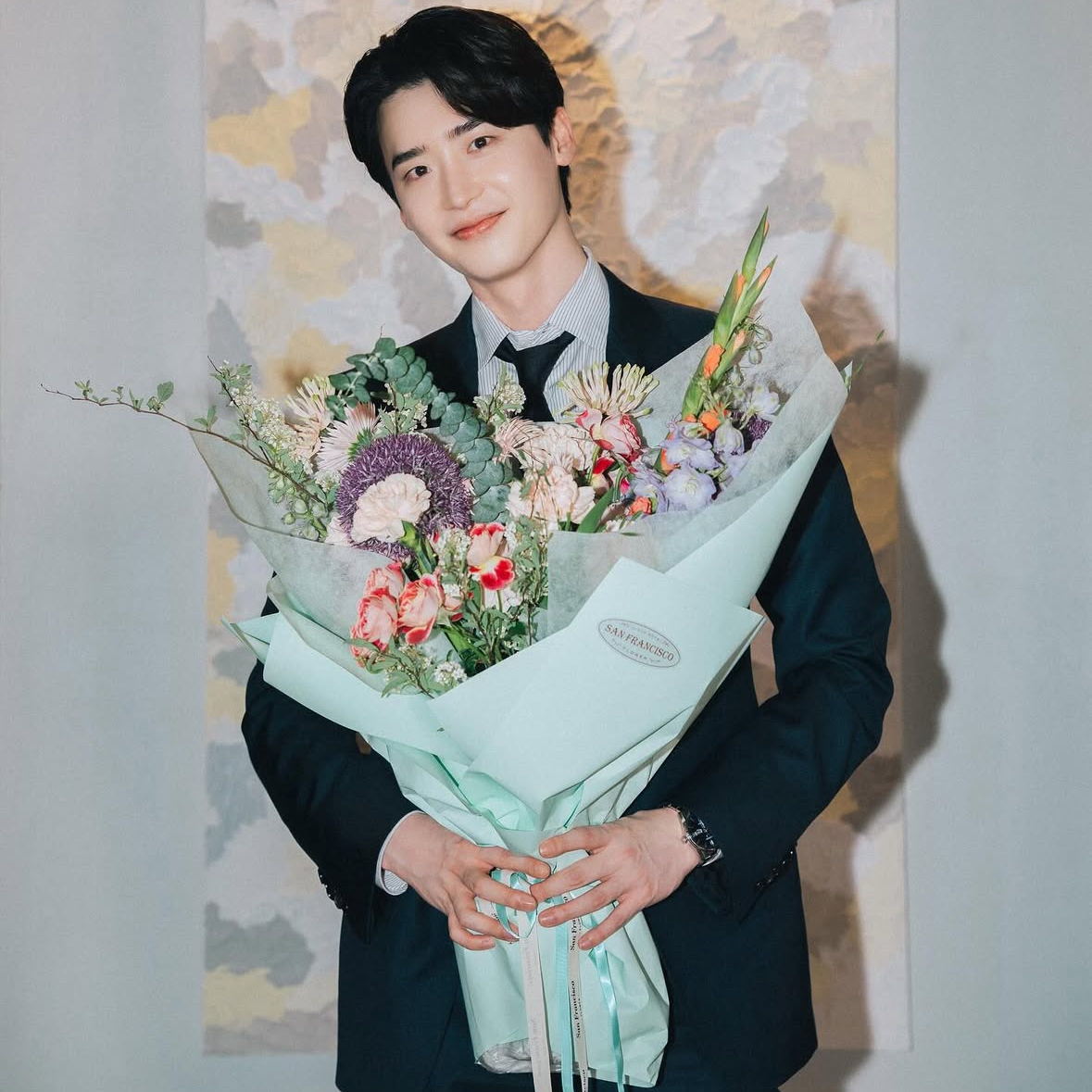 A moment captured by a fan of Lee Jongsuk