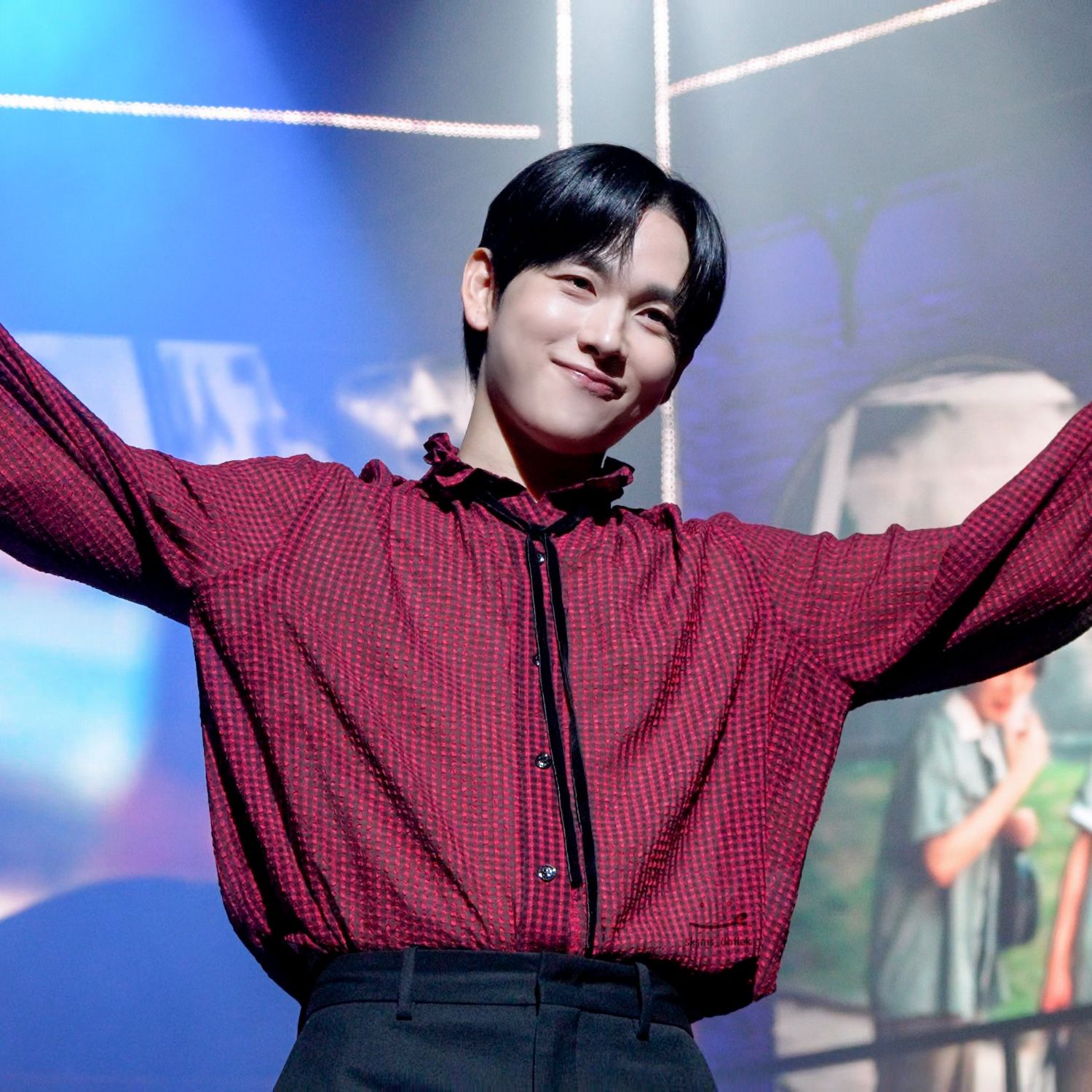 Behind-the-scenes cut of Lim Siwan