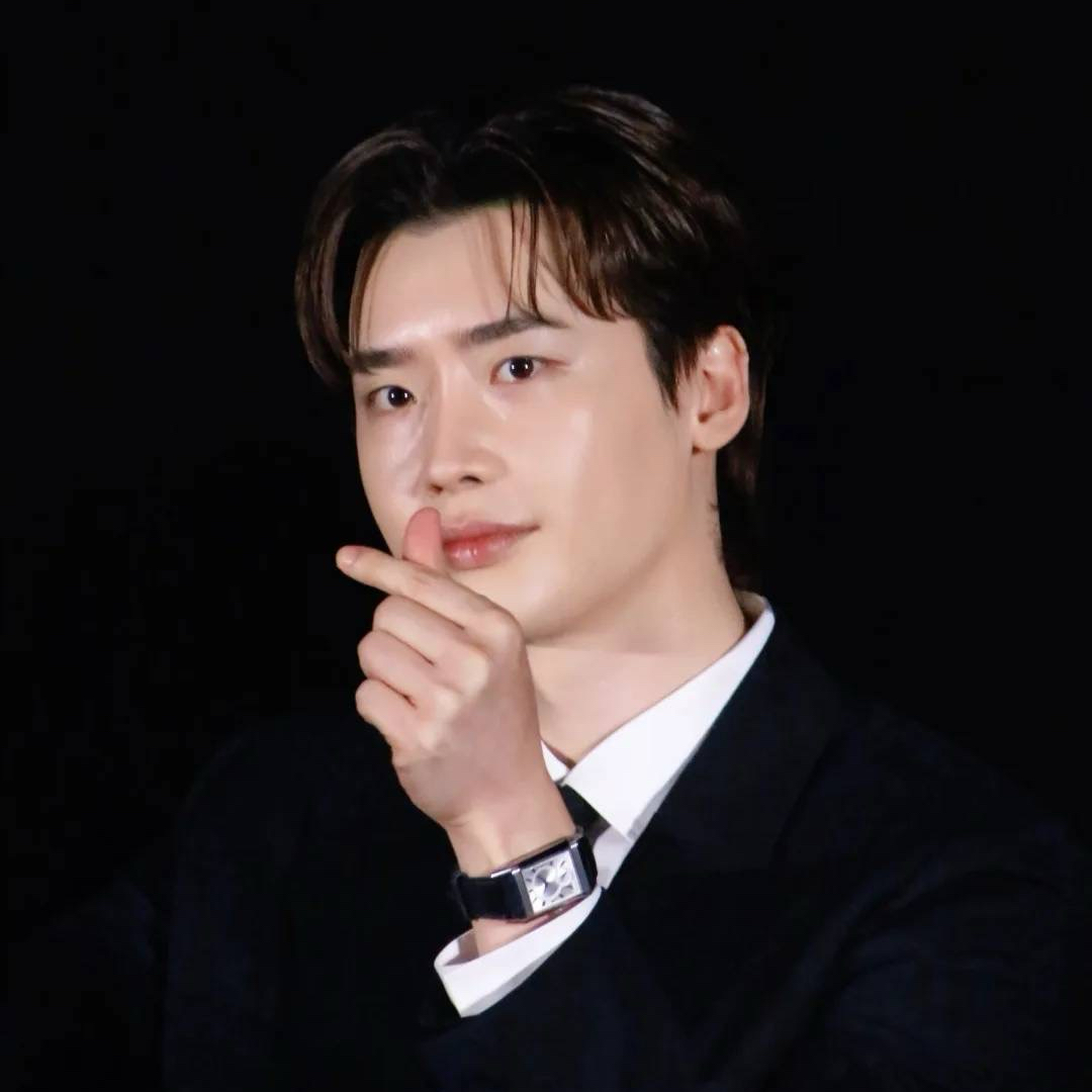 Latest photo of Lee Jongsuk