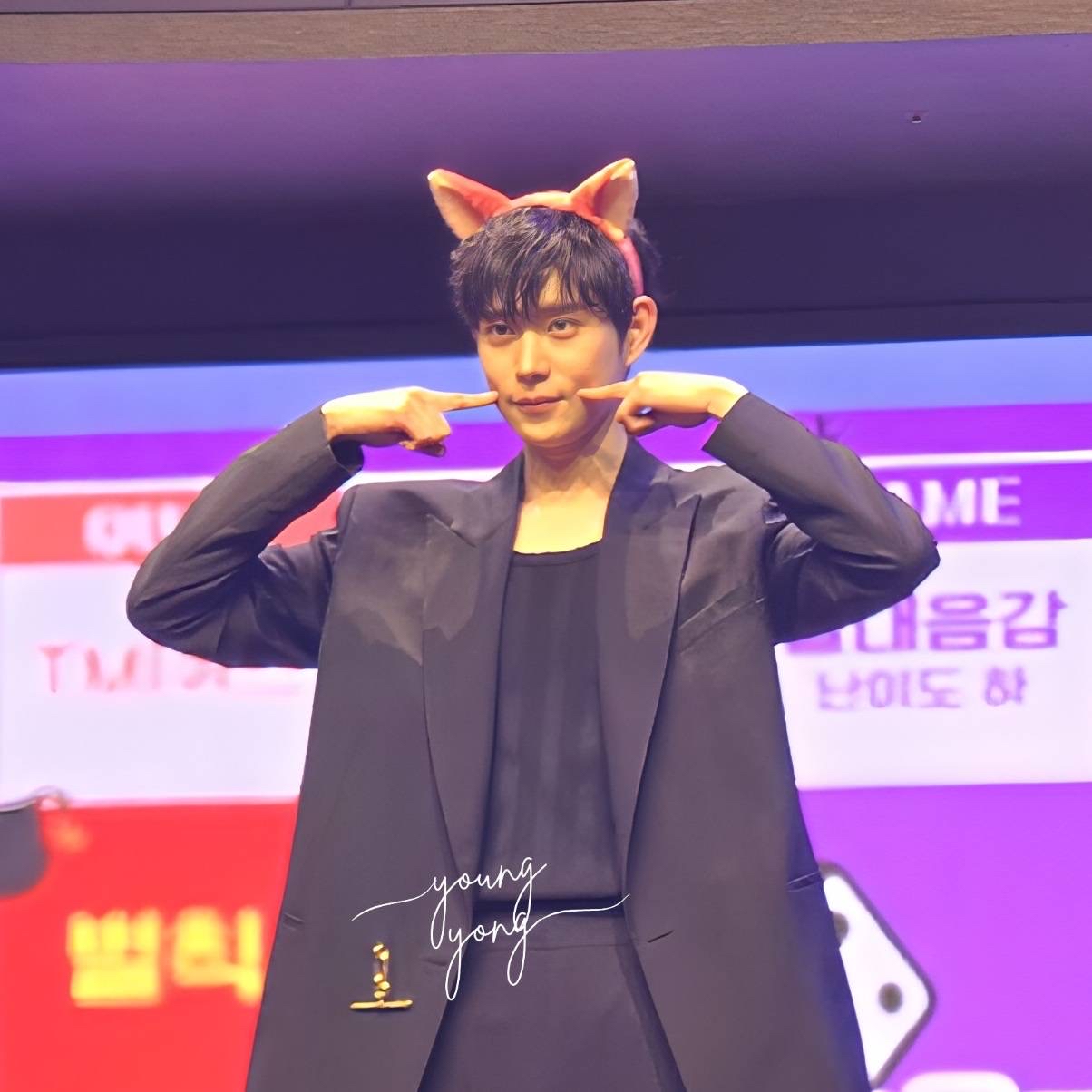 A moment captured by a fan of Kim Youngdae