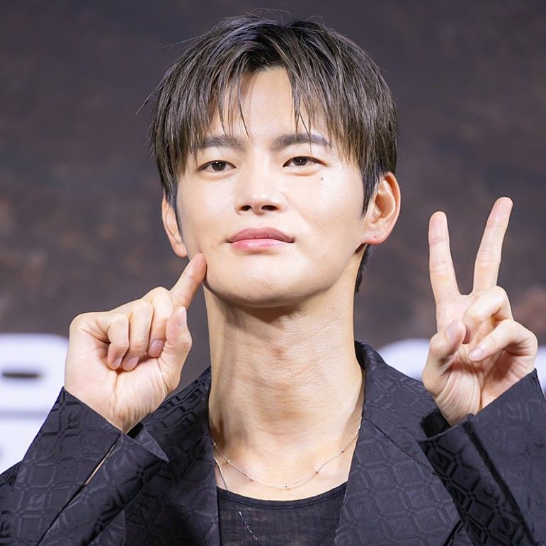 Recent activity shot of Seo Inguk