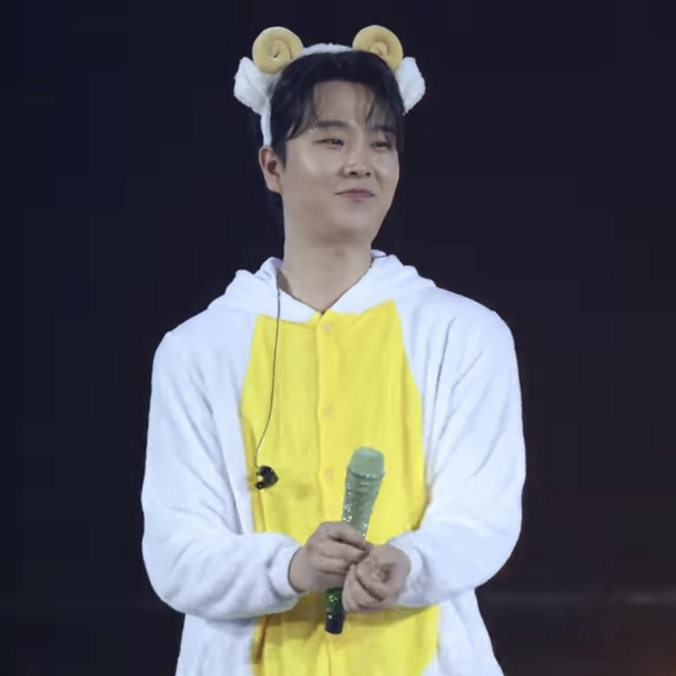 Behind-the-scenes cut of Song Minjun