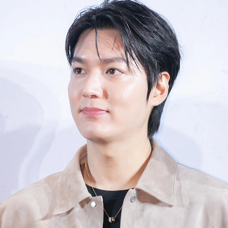 イ・ミンホの最近の活動ショット