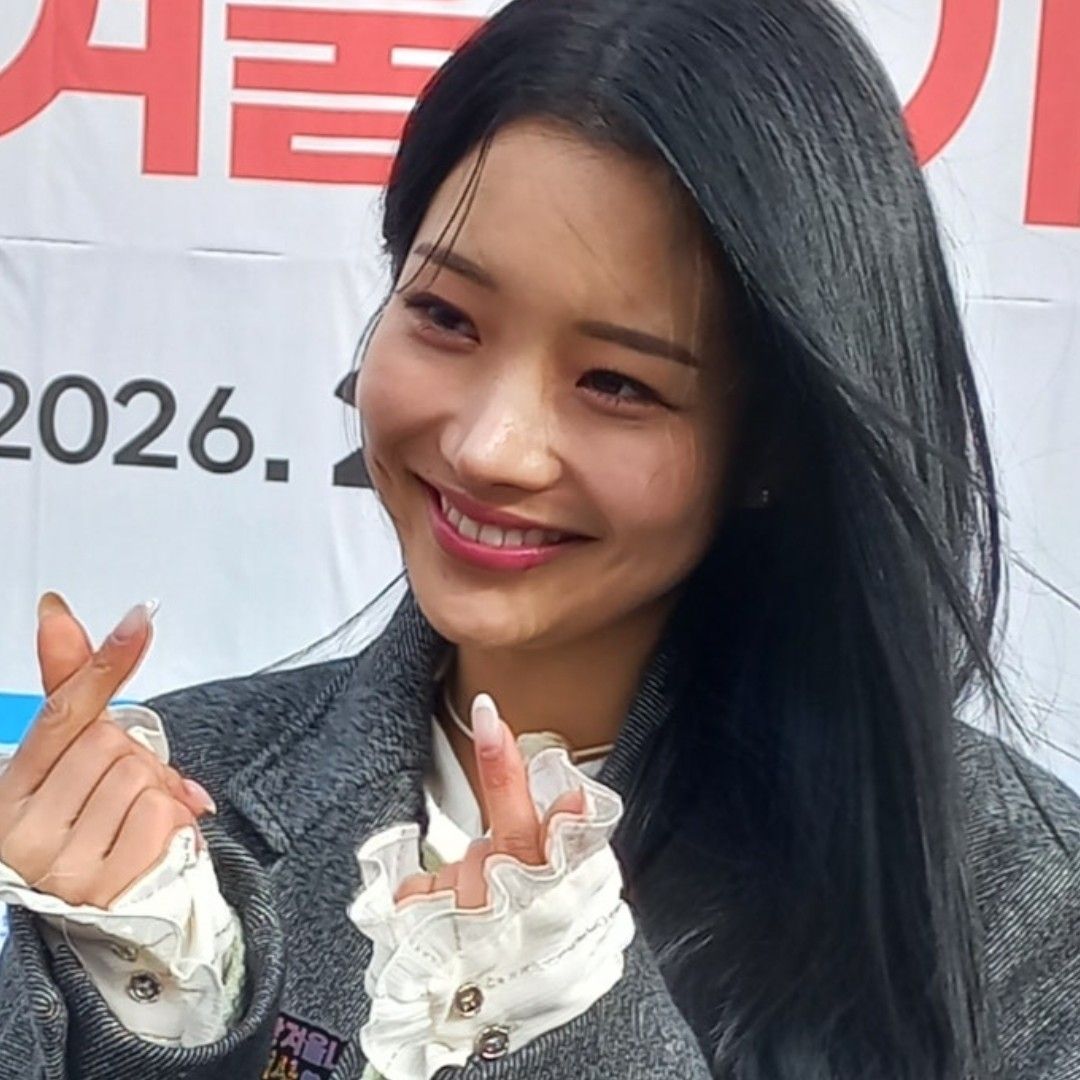 Behind-the-scenes cut of Kim Soyeon (2004)