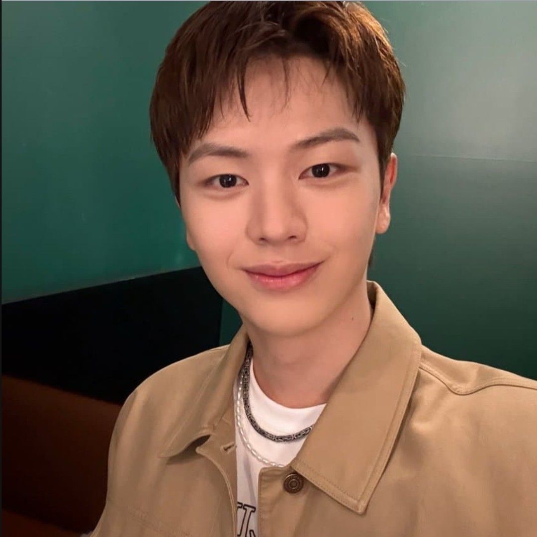 Latest photo of Yook Sungjae
