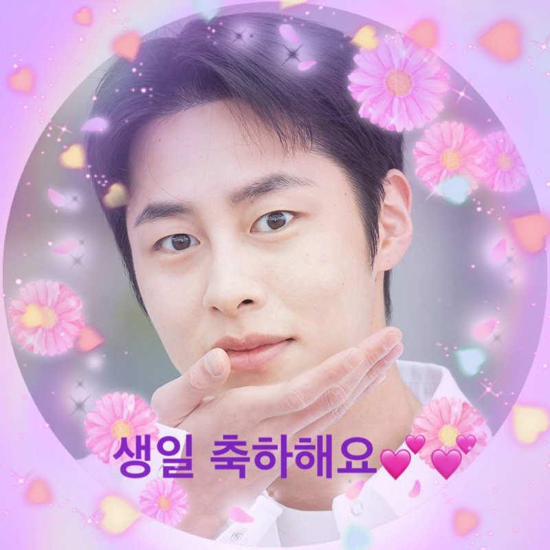 A moment captured by a fan of Lee Jaewook