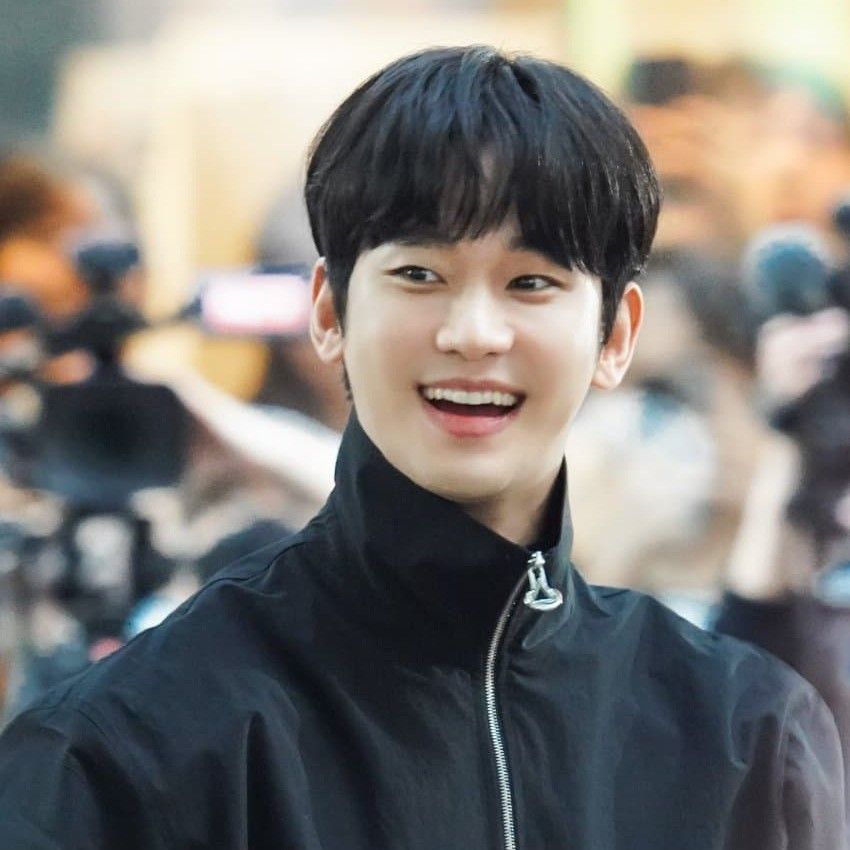 Recent activity shot of Kim Soohyun