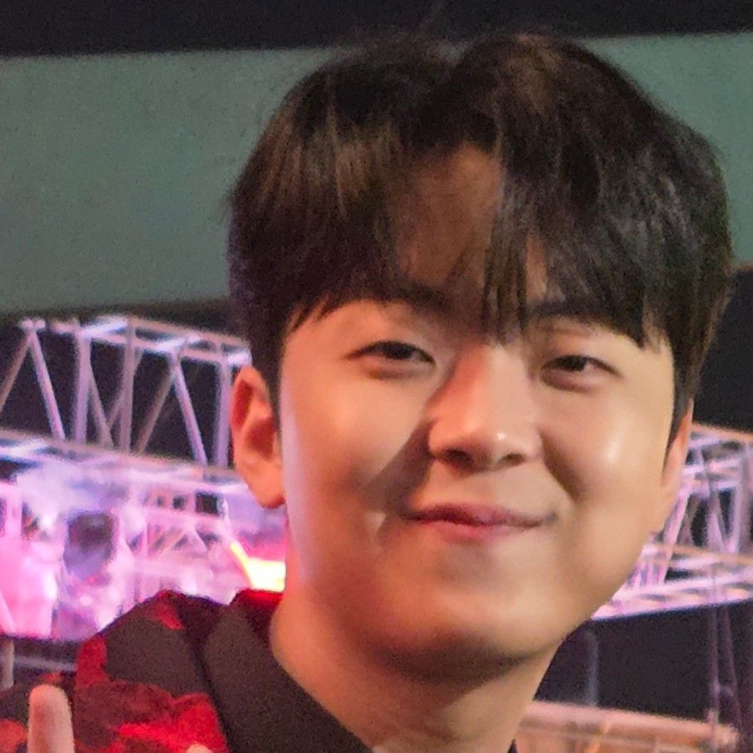 A moment captured by a fan of Park Minsu